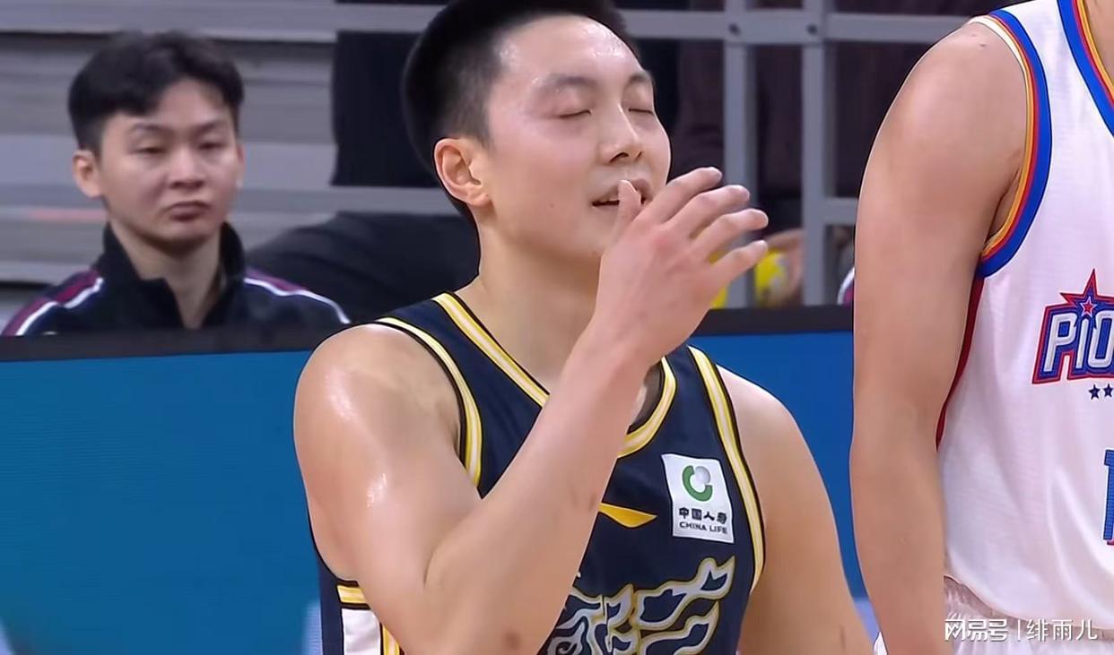 开云体育-又被打爆了！CBA1米81小后卫碾压广东队，杜锋被迫放走杨溢？